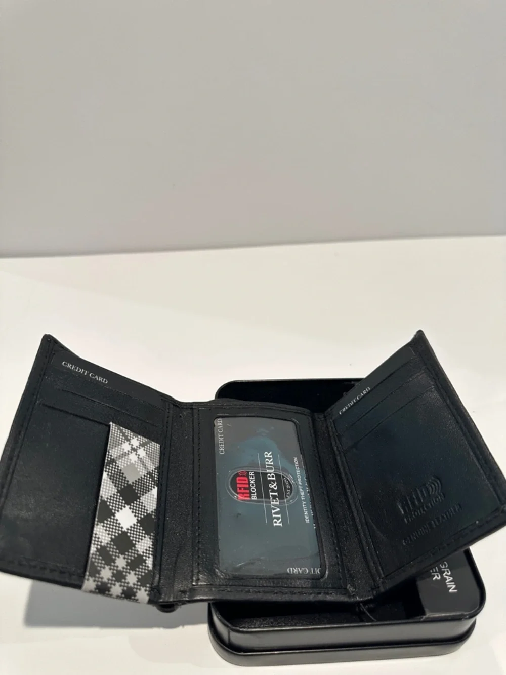 NWT Rivet & Burr RFID BlockerTrifold small wallet w/ID, Bills & Creditcard slots